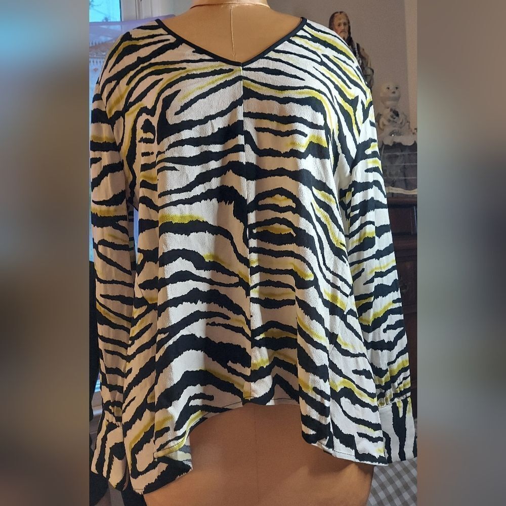 NWT Alythea Zebra Stripe Blouse NWT Size L